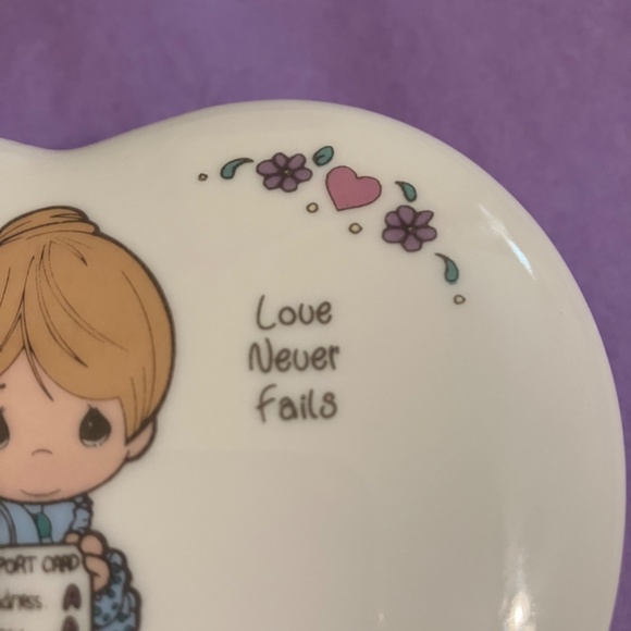 Adorable Precious Moments china trinket heart shaped box! - Picture 2 of 16